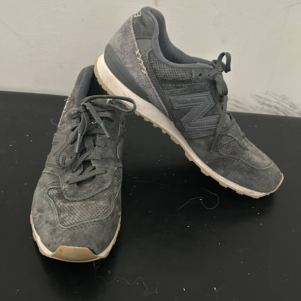 Women’s New Balance Sneakers Size 7 Grey